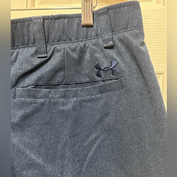 Under Armour HeatGear Golf Men's Shorts. Size 40 - Picture 6 of 13